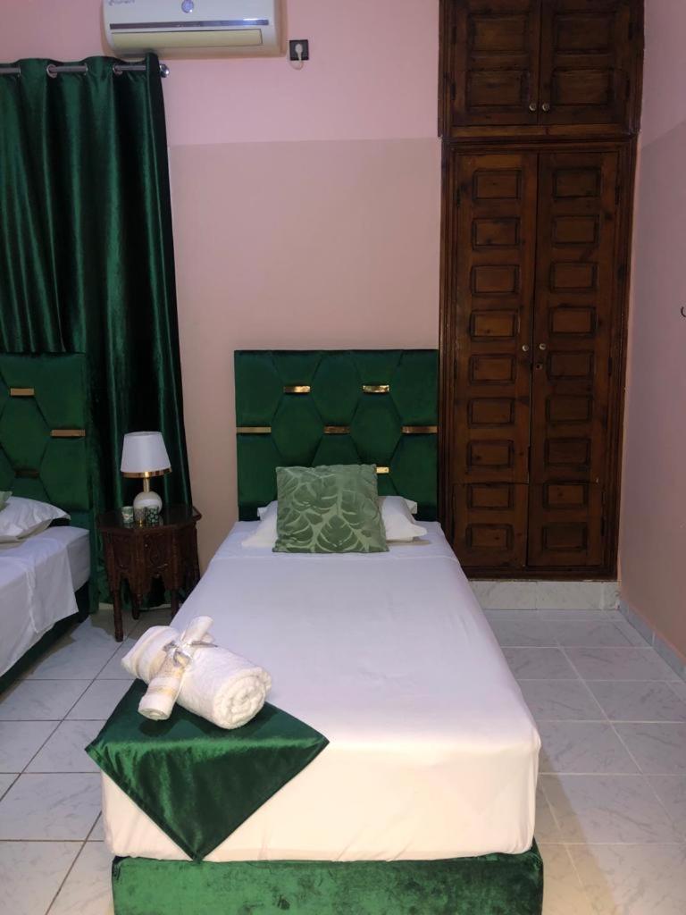 Riad Ramona Lqariya Seyaheya Marrakesh Habitación foto